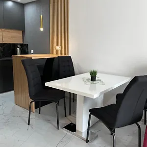 https://apartament-silver.szklarskaporebahotels.net
